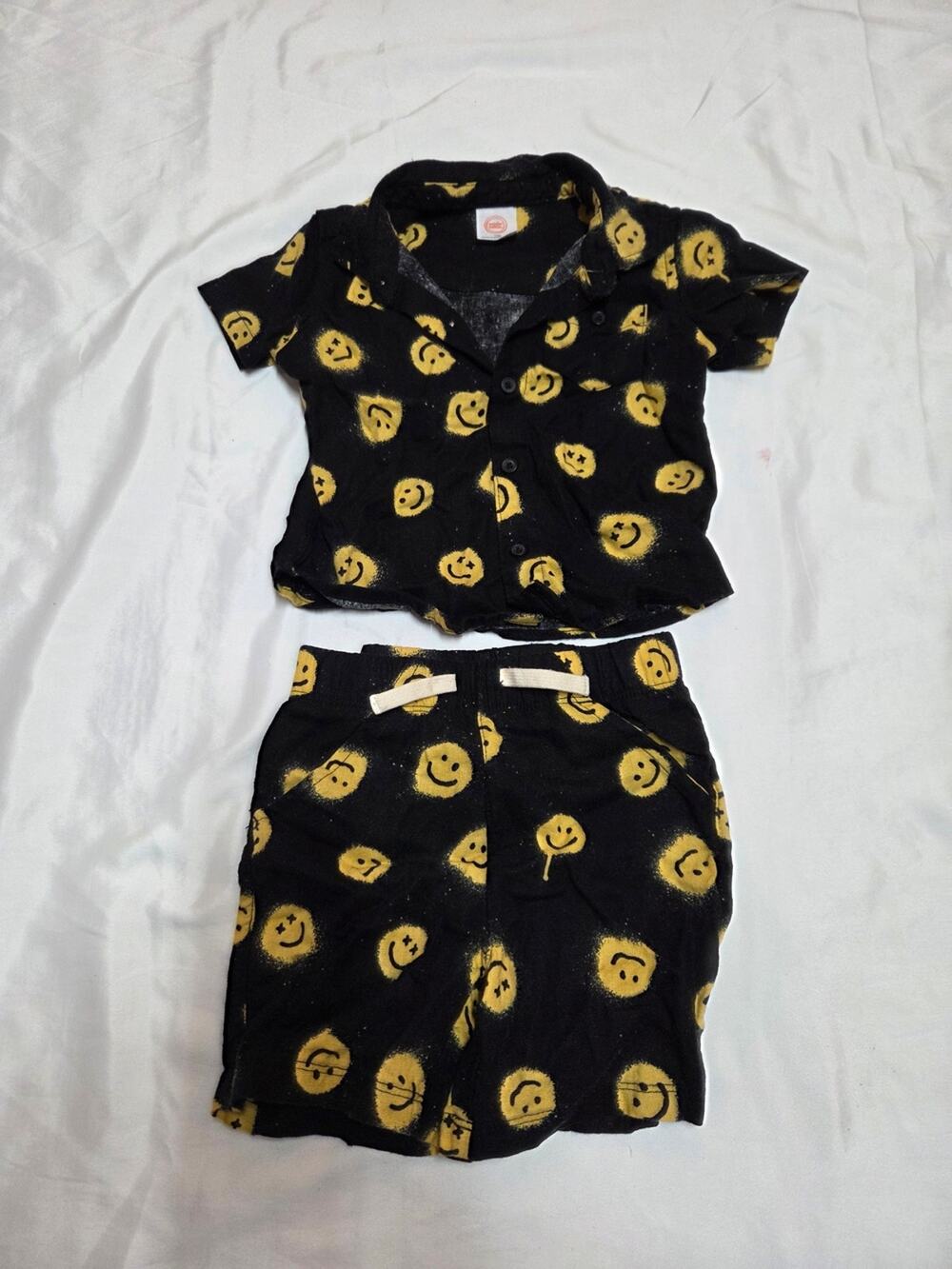 wonder nation Black & Yellow Smiley Face Two-Piece Costume 18M